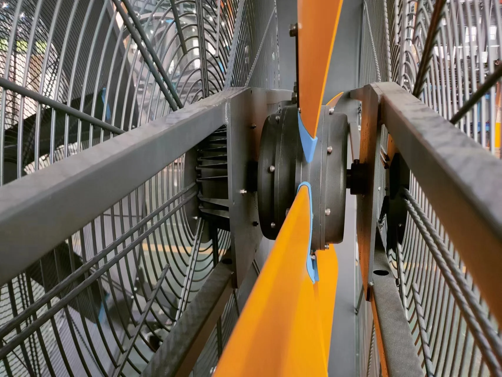 4.9ft Energy-Efficient HVLS Giant Movable Ventilation Fans Free Standing Warehouse Fans