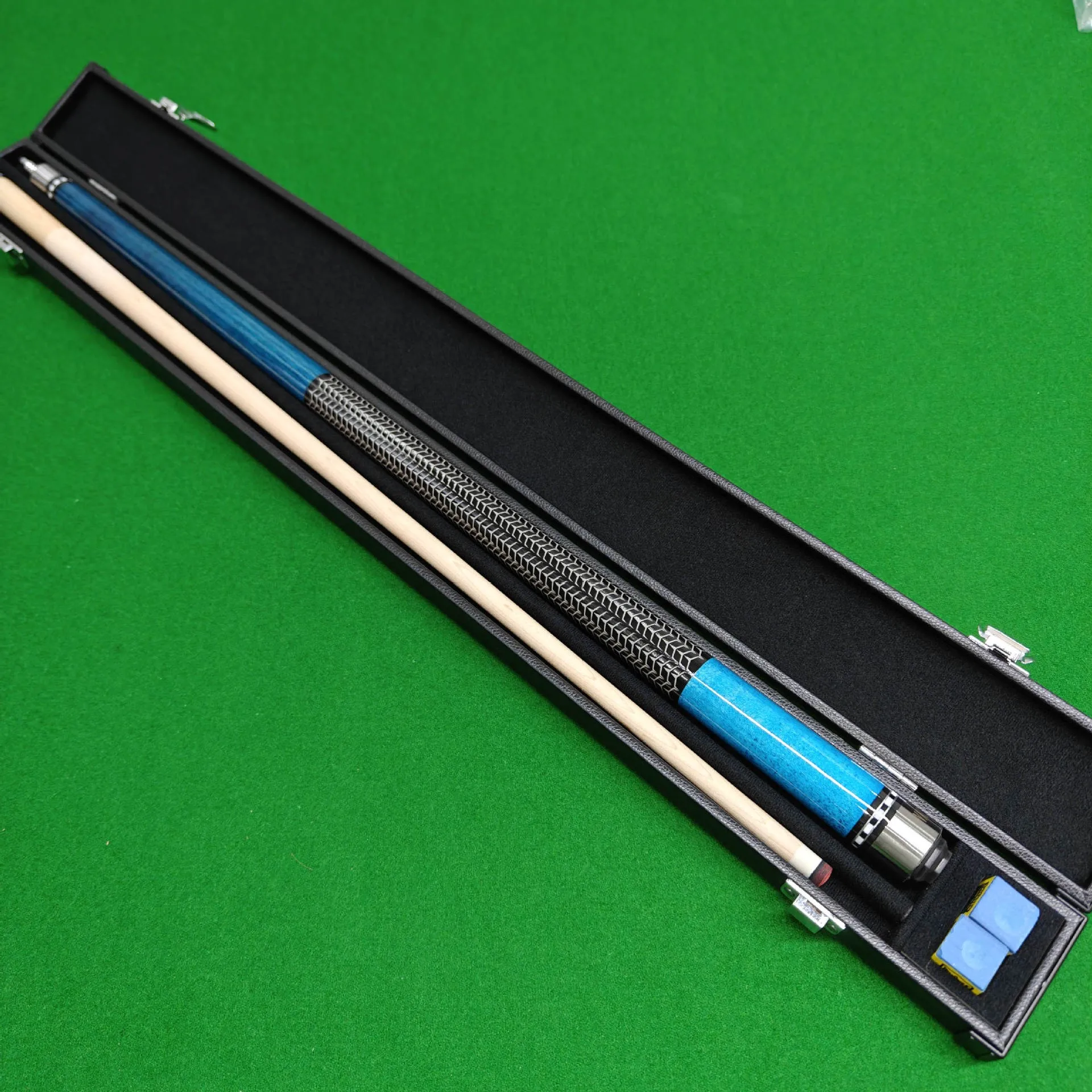 Professional design delicate high-end Private brand logo label major China manufacturer Wholesale high quality pool cue shafts