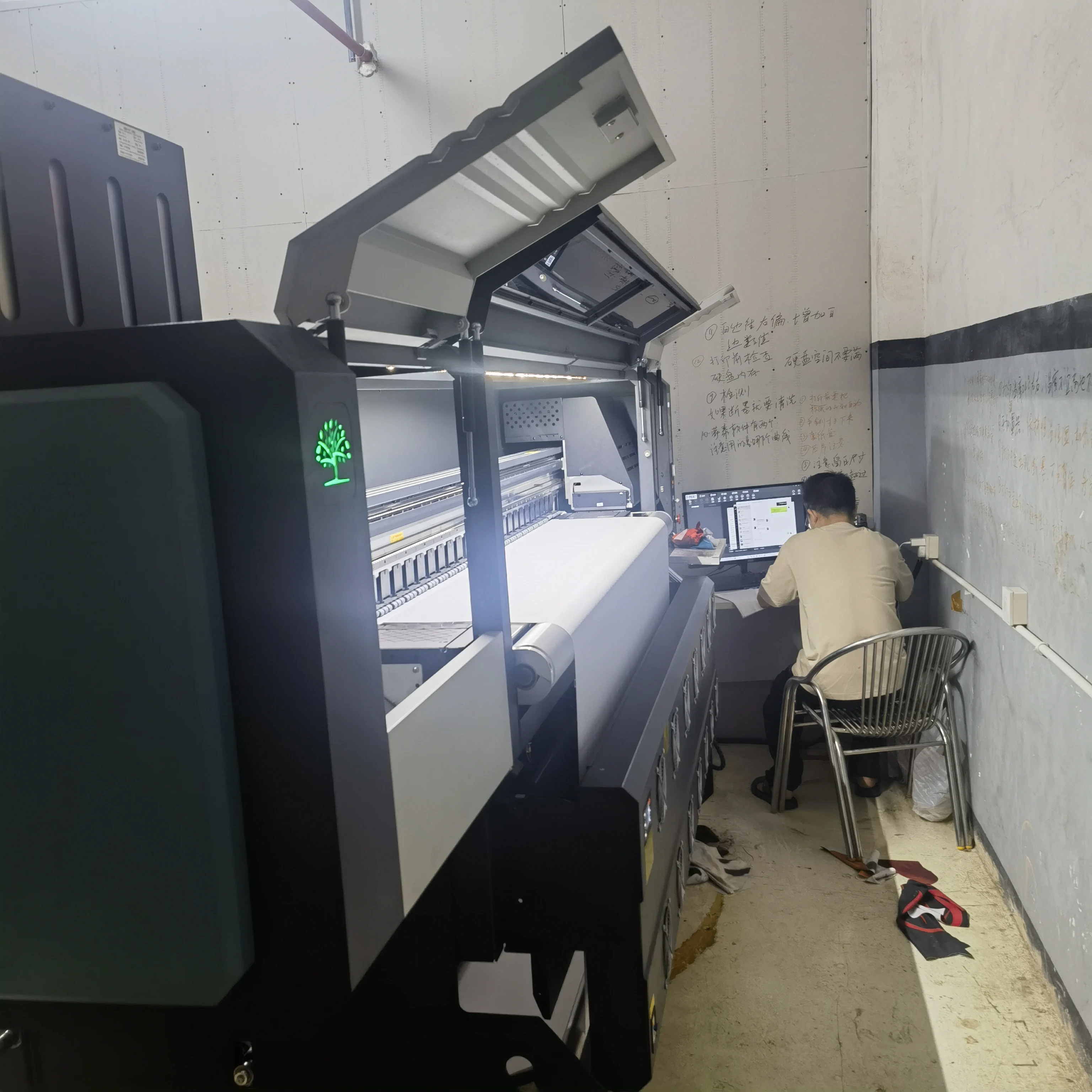 Inkjet printer, high-speed sublimation printer with a printing width of 1.9m and 8 Epson 3200 print heads