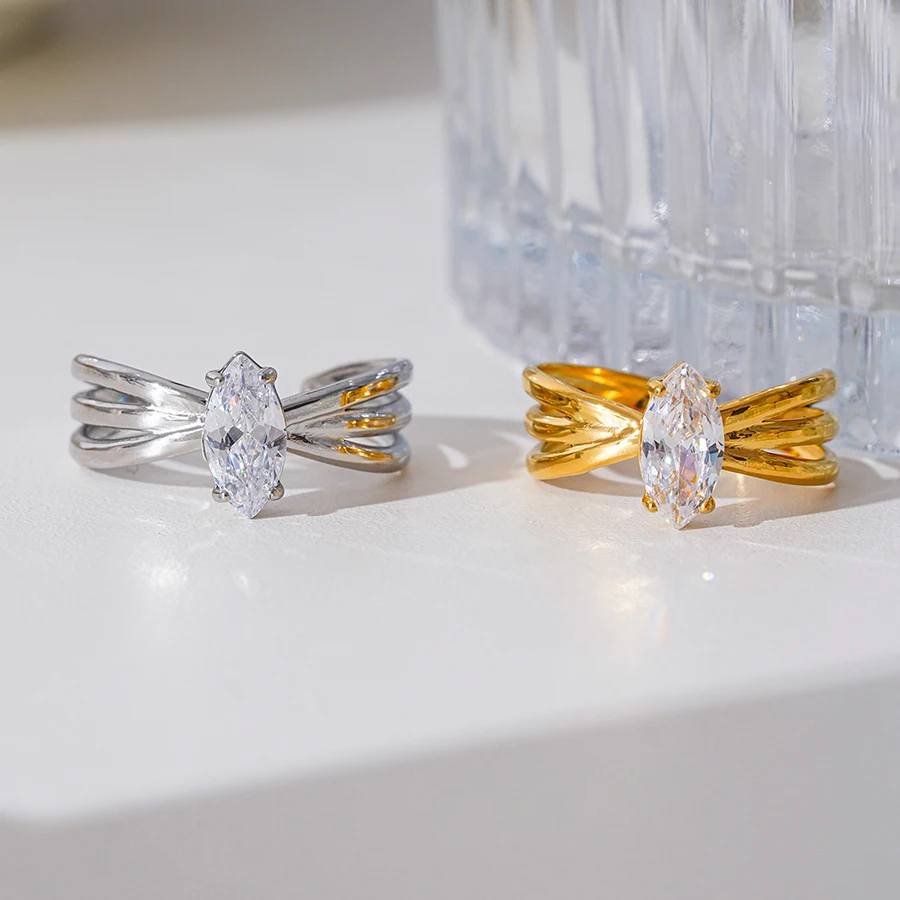 Ins personality light luxury wings hollow gem ring niche design superior sense zirconia ring suitable for women