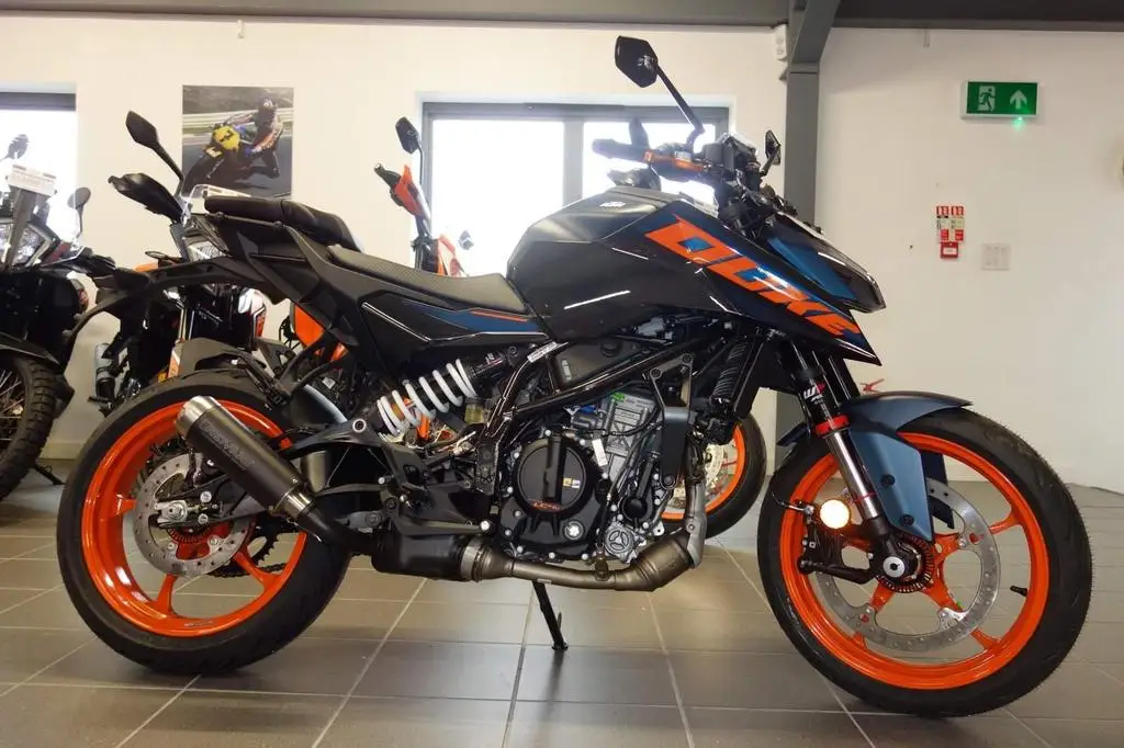 Быстрый велосипед 2024 KTM 125 DUKE (24 MY) 125cc электрические мотоциклы 125CC внедорожные