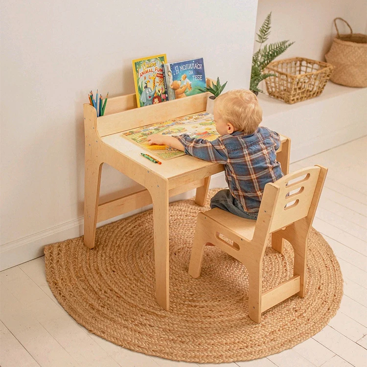 Набор столов и стульев для малышей