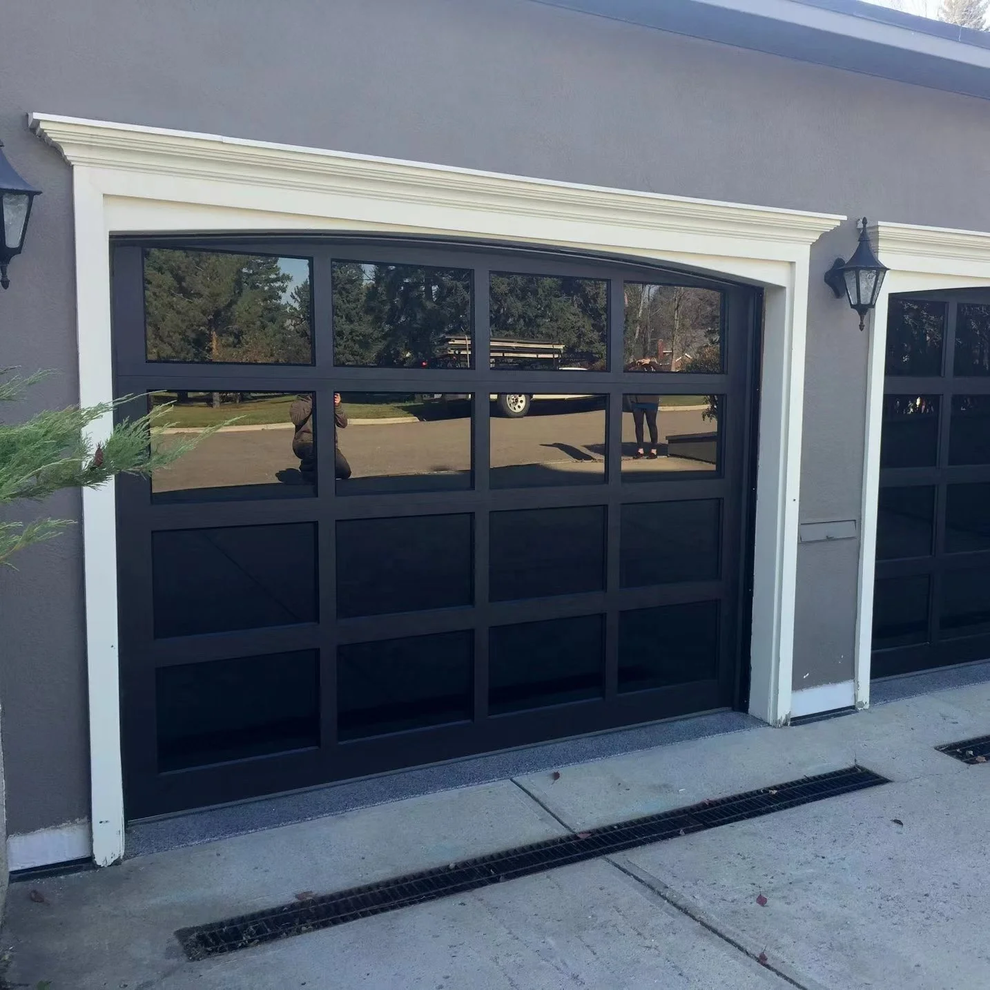 9x8 Modern Automatic Sectional Black Glass garage door Hot Sell Aluminum Frame Tempered Glass Garage Door