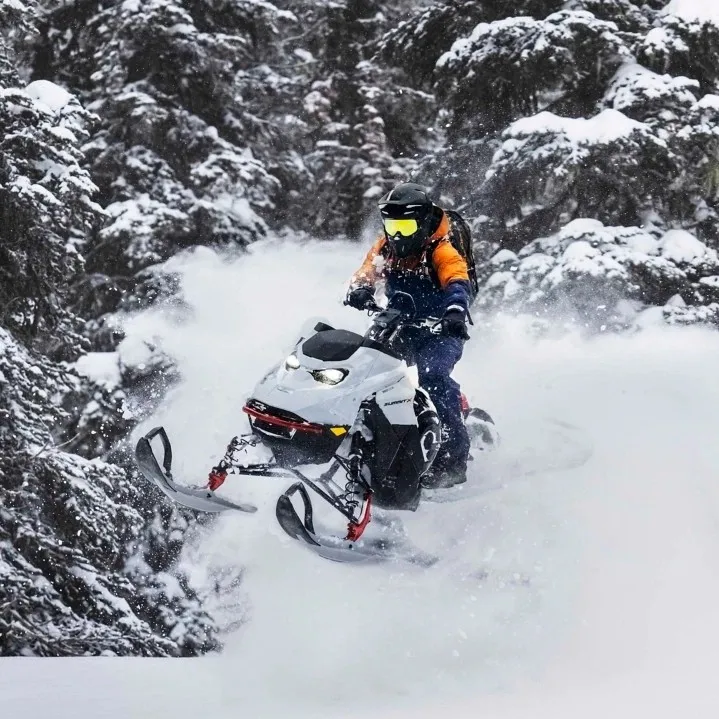 Snowmobile 850cc Snow Field Vehicle Snowmobile 600cc Electric Start Fuel Adult Snowtruck Motorcycle