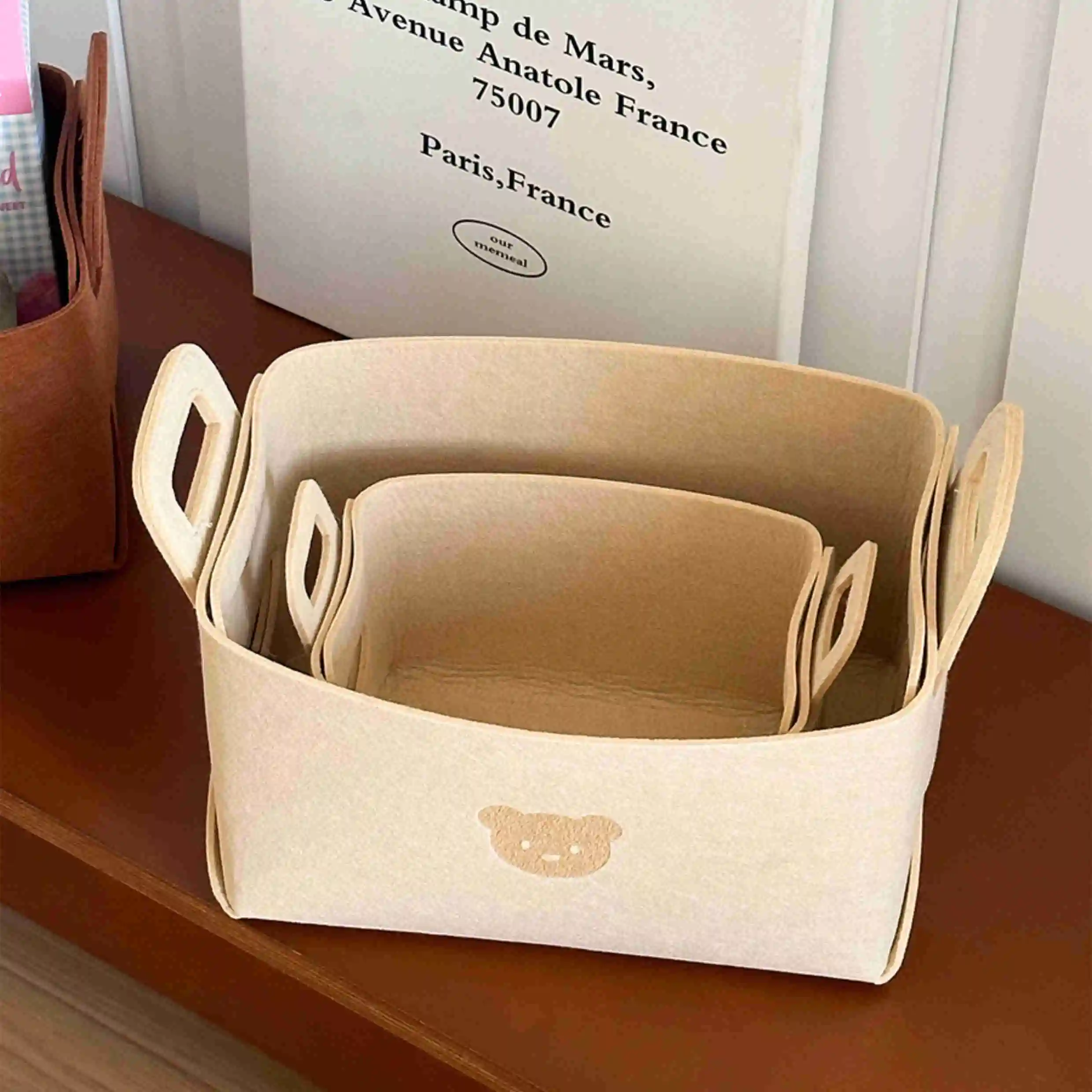 Cute Design Multi-functional and foldable living room storage organization bag felt storage box for home decoration