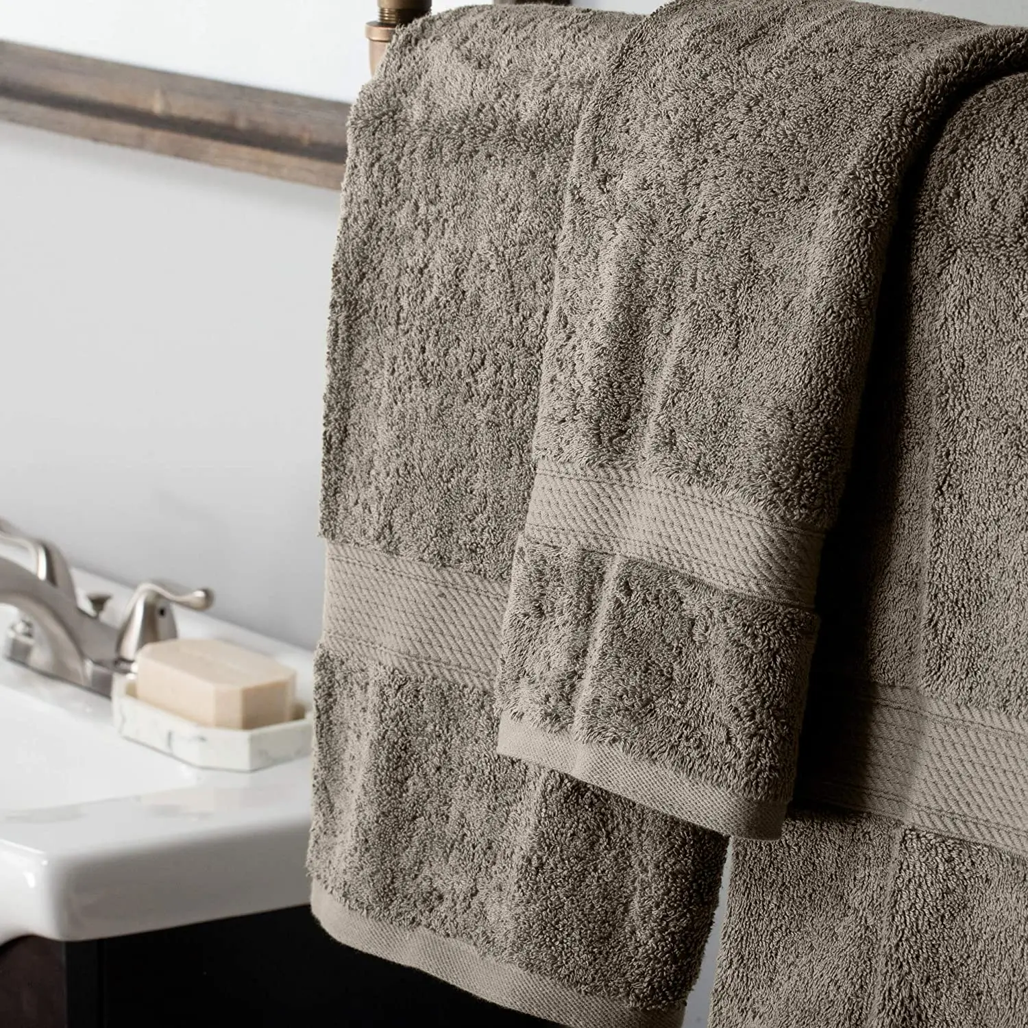 Basics High Absorbent 650gsm 100% Egyptian cotton bathroom towel set plain terry grey bath linen towel