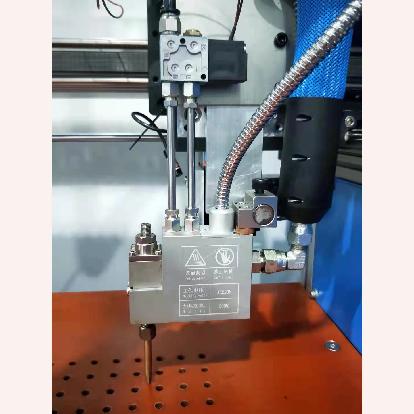 Custom Made Automatic Hot Melt Glue Dispenser Nozzle For Car Lamp