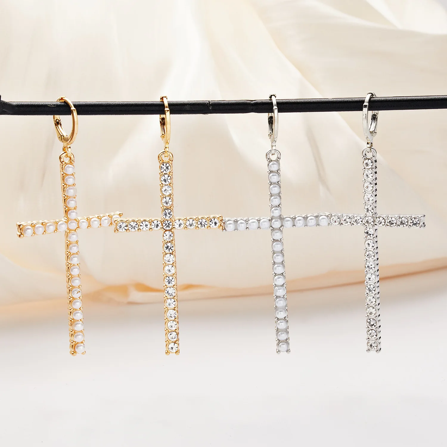 High-End Gold Plated Cross Pearl and Rhinestone Asymmetric Drop Earrings Personalized Fashion Jewelry Made of  Alloy