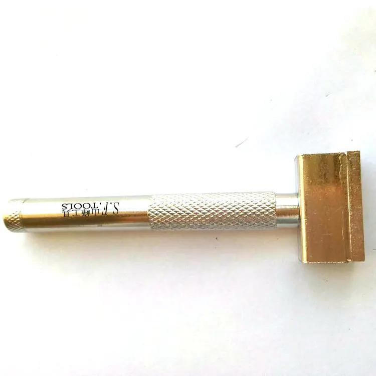 Hand-held wheel dresser/