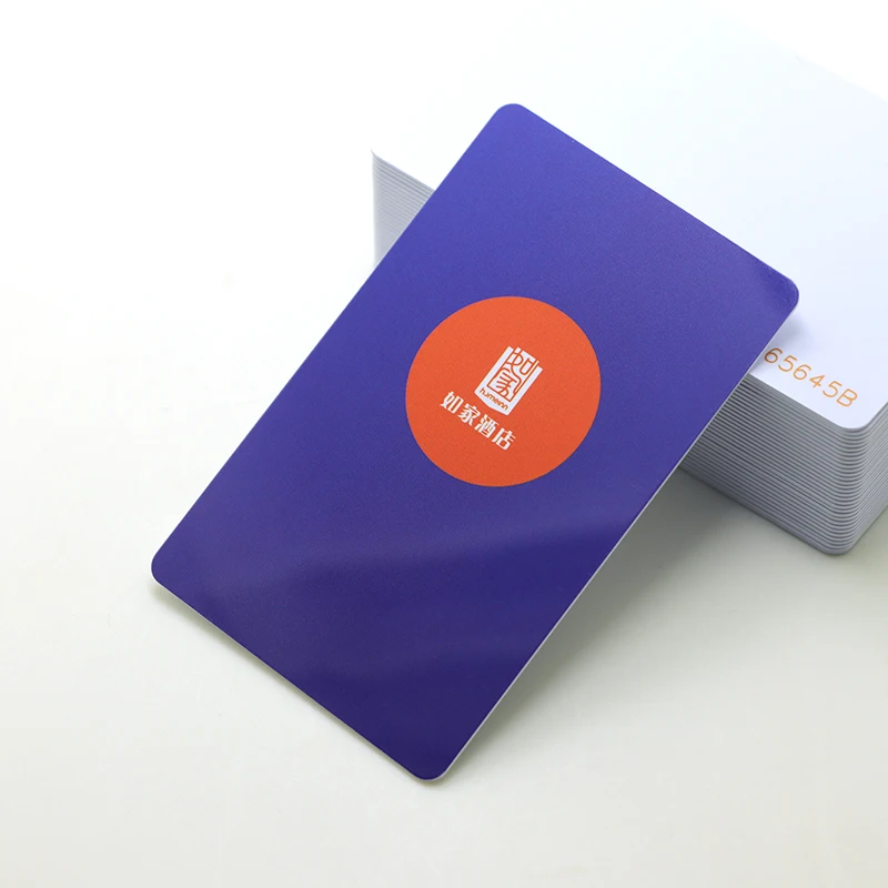 Глянцевая пластиковая печать офсетная RFID гостиничная бирка с высокой видимостью и долговечностью (пустые карты)