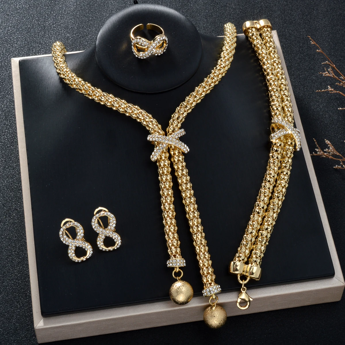 Женский комплект из позолоченного циркона