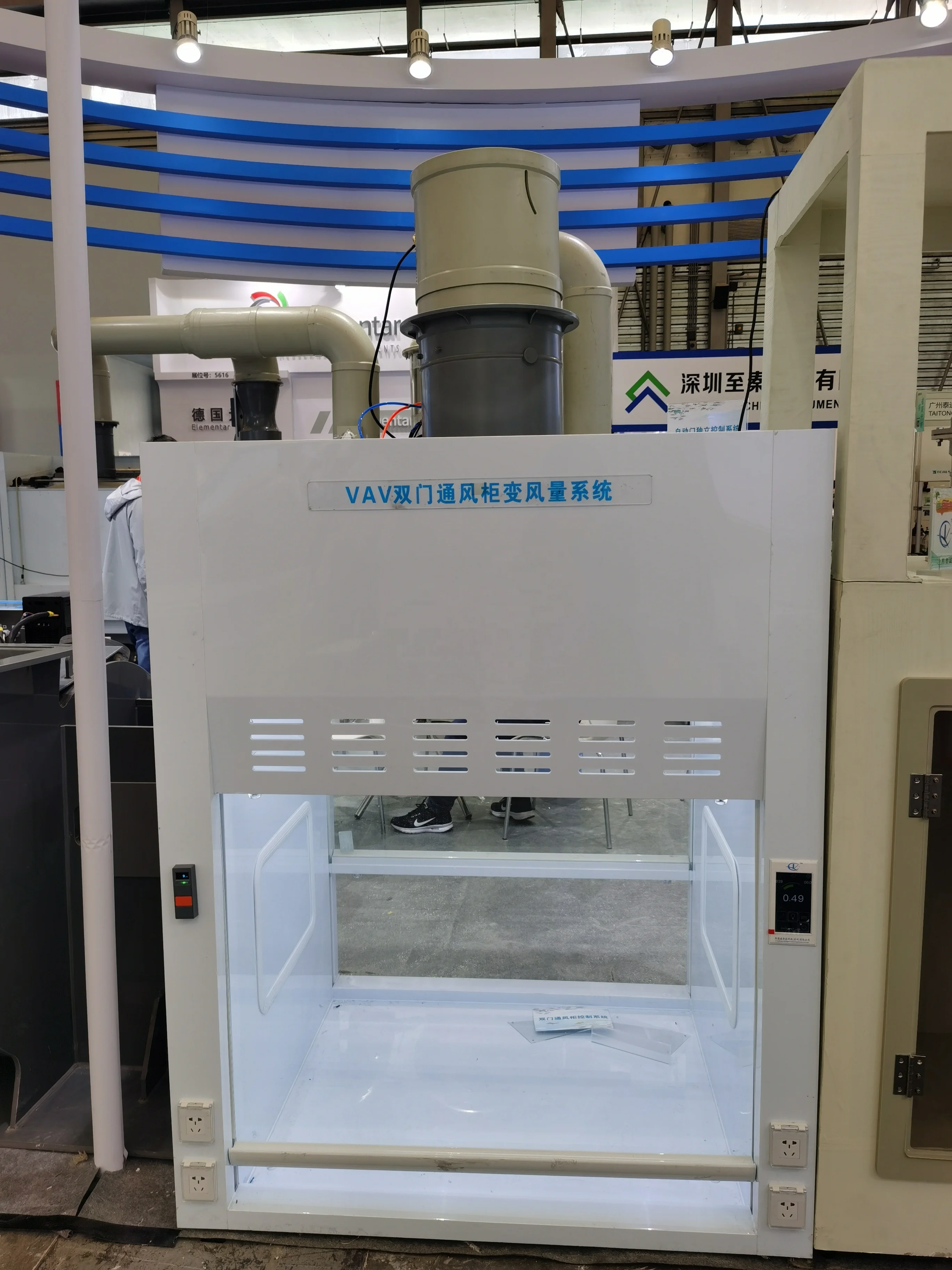 Lab furniture fire proof and chemical resistant fume hood