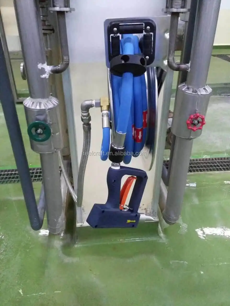 
LC607 OLS-S70 - 3/8 HOSE OF 21m 300psi Stainless Steel Hose Reel---REELCRAFT 