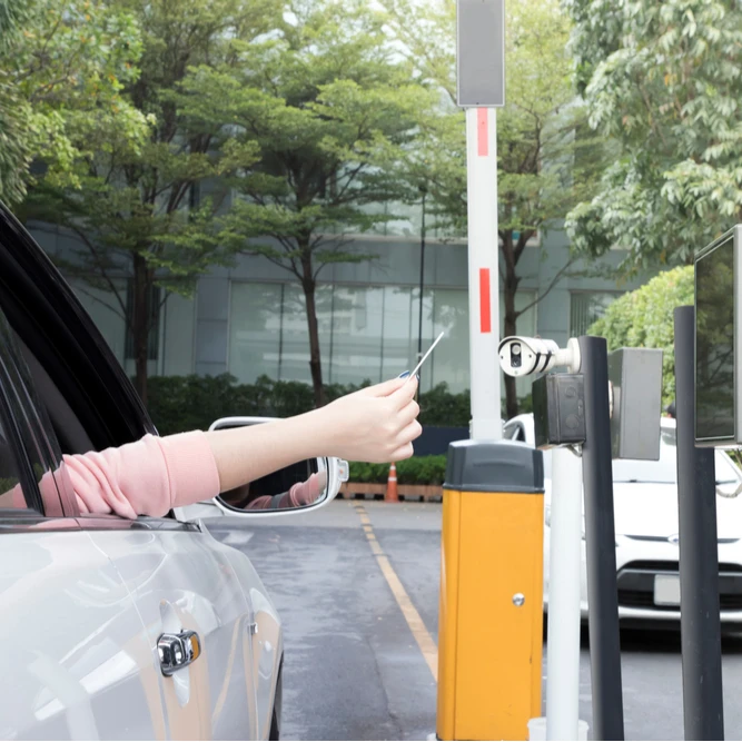 Интеллектуальная автоматическая система парковки автомобиля с RFID-защитой и автоматическим управлением