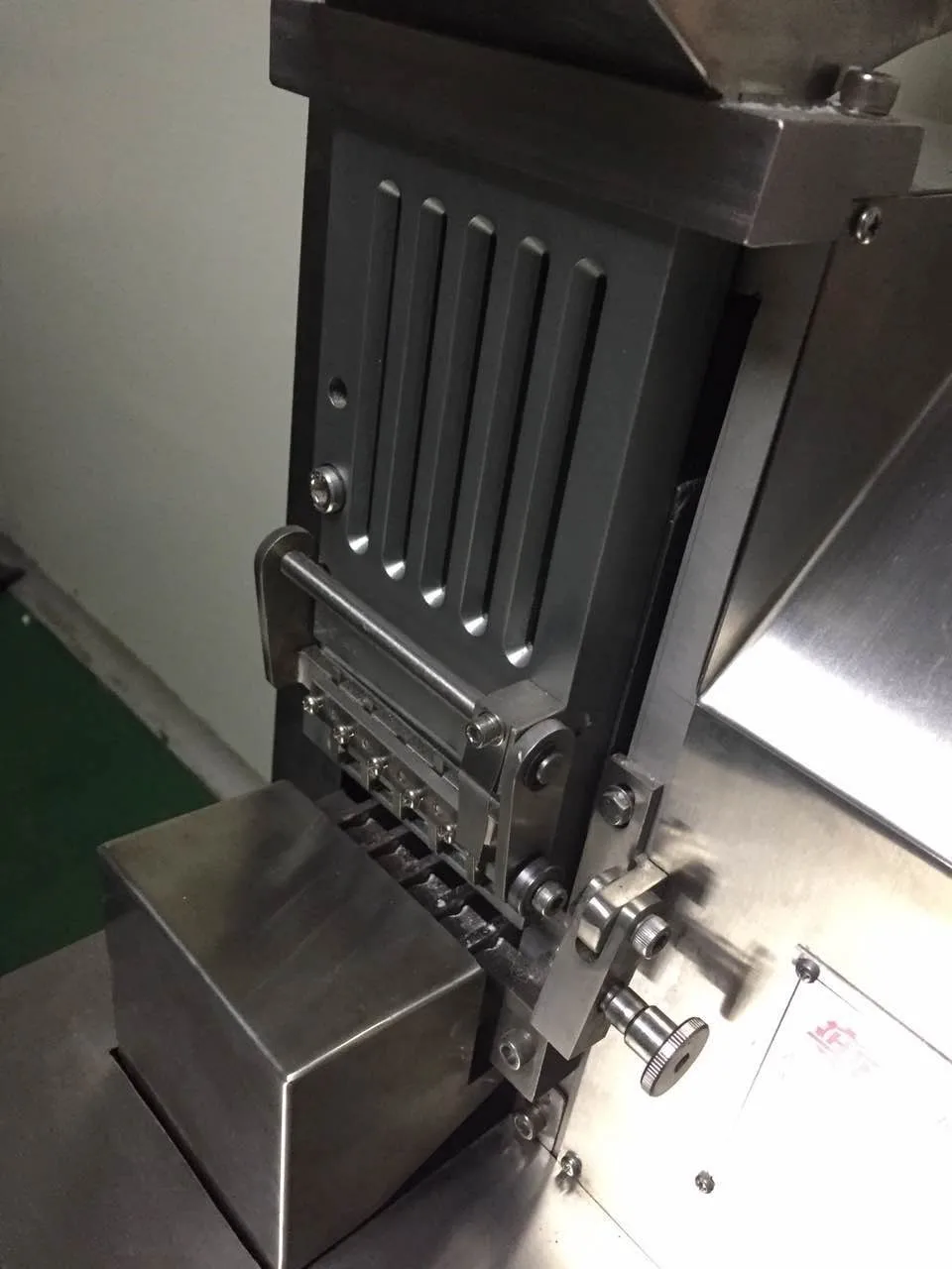 Pharmaland Capsule Separator Machine Pharmaceutical Hard Gelatin Capsule Separating Capsule Open and Taking Machine