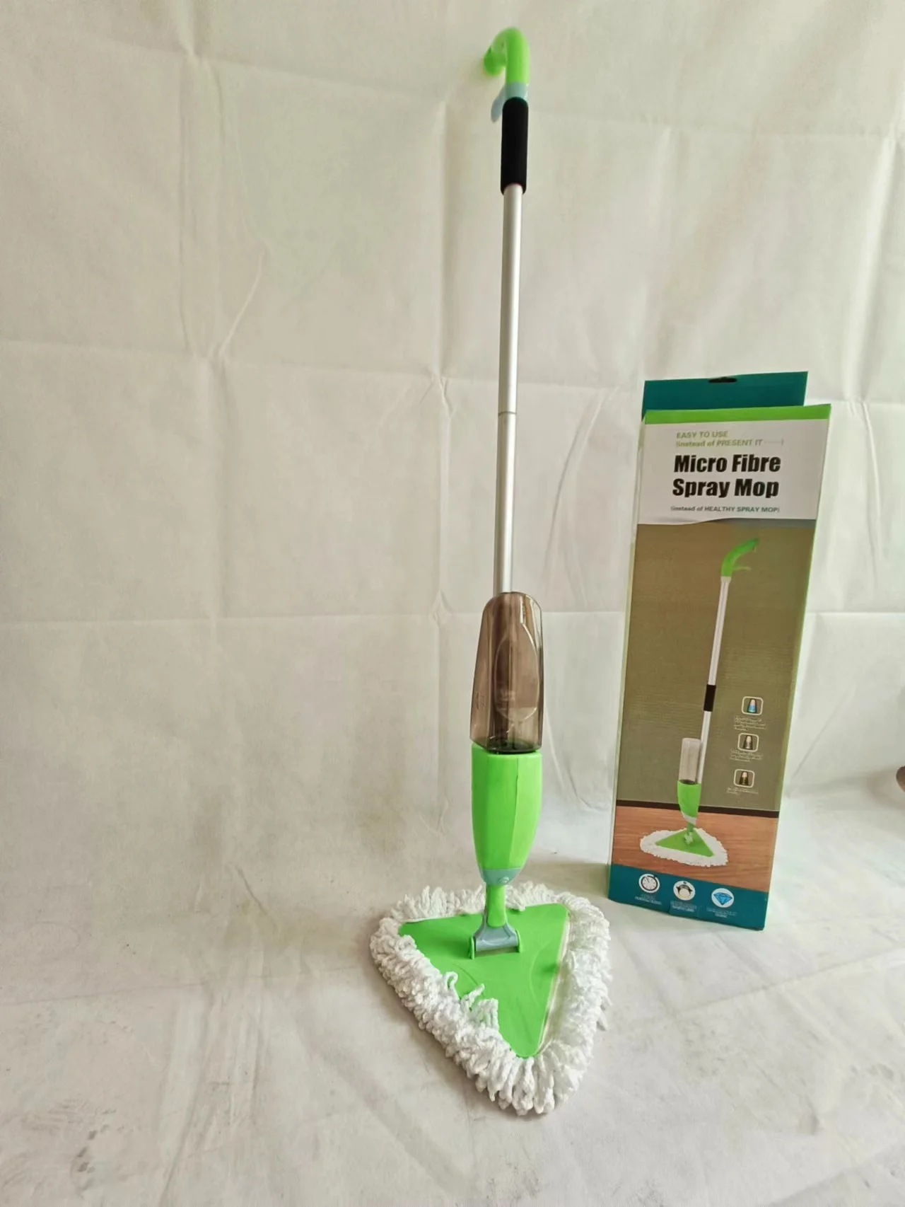 680 ML Triangle  Spray Mop Big Capacity Floor Cleaning Spray Mop