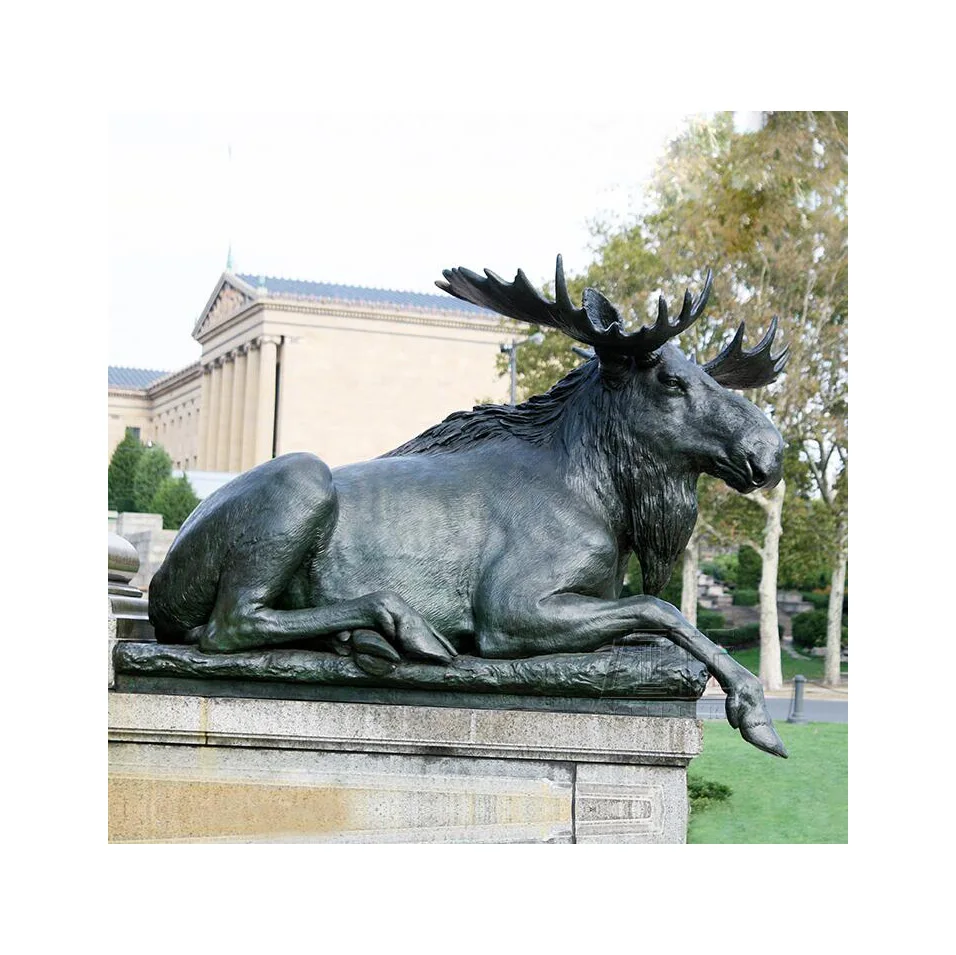 Life size outdoor garden the Woods bronze moose sculpture for sale