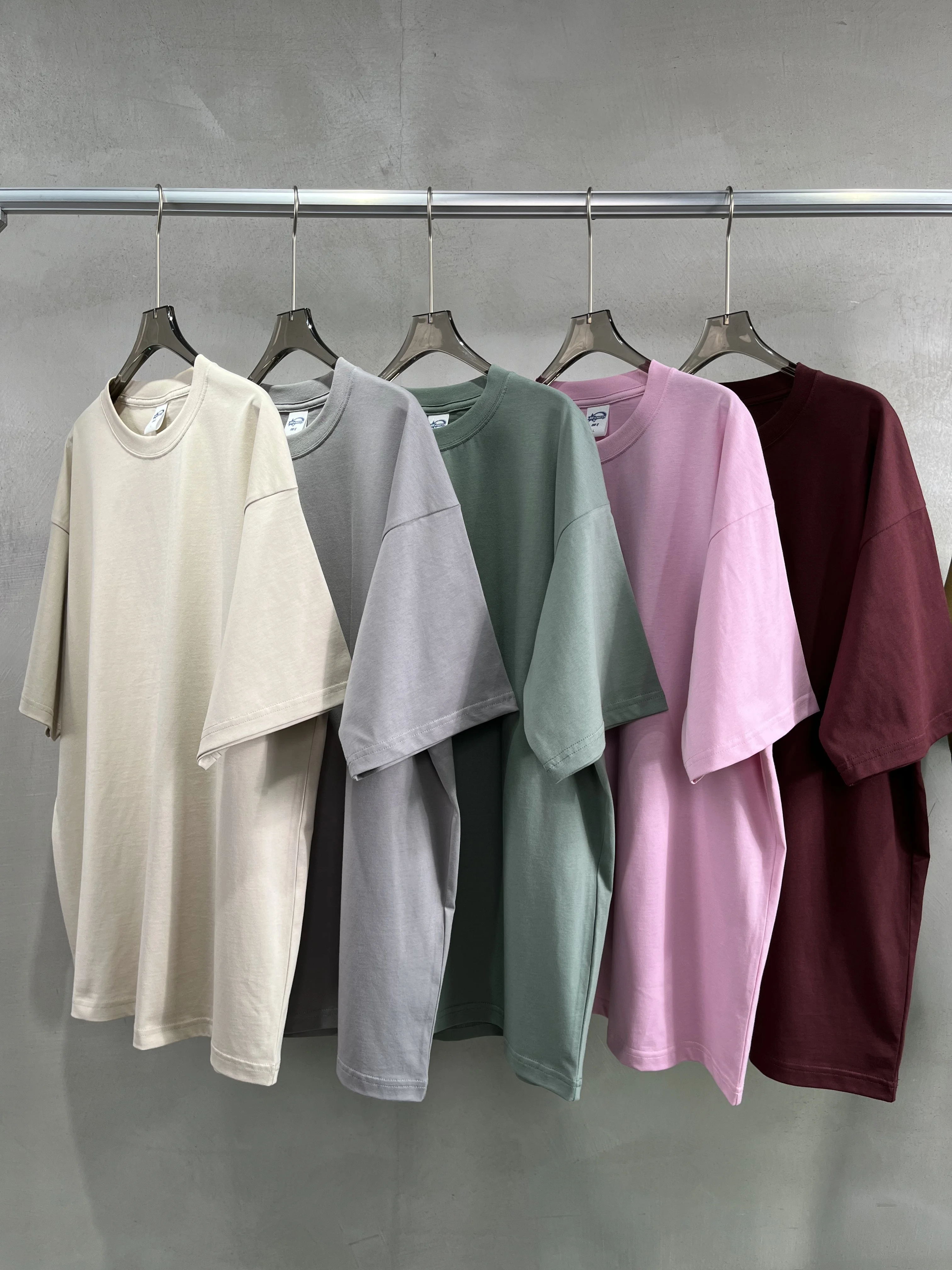 Classic Basic Heavy Weight Men Thick 100% Cotton 230GSM Tshirt Blank Solid Color High Quality Men Oversize Dropped Shoulders Tee