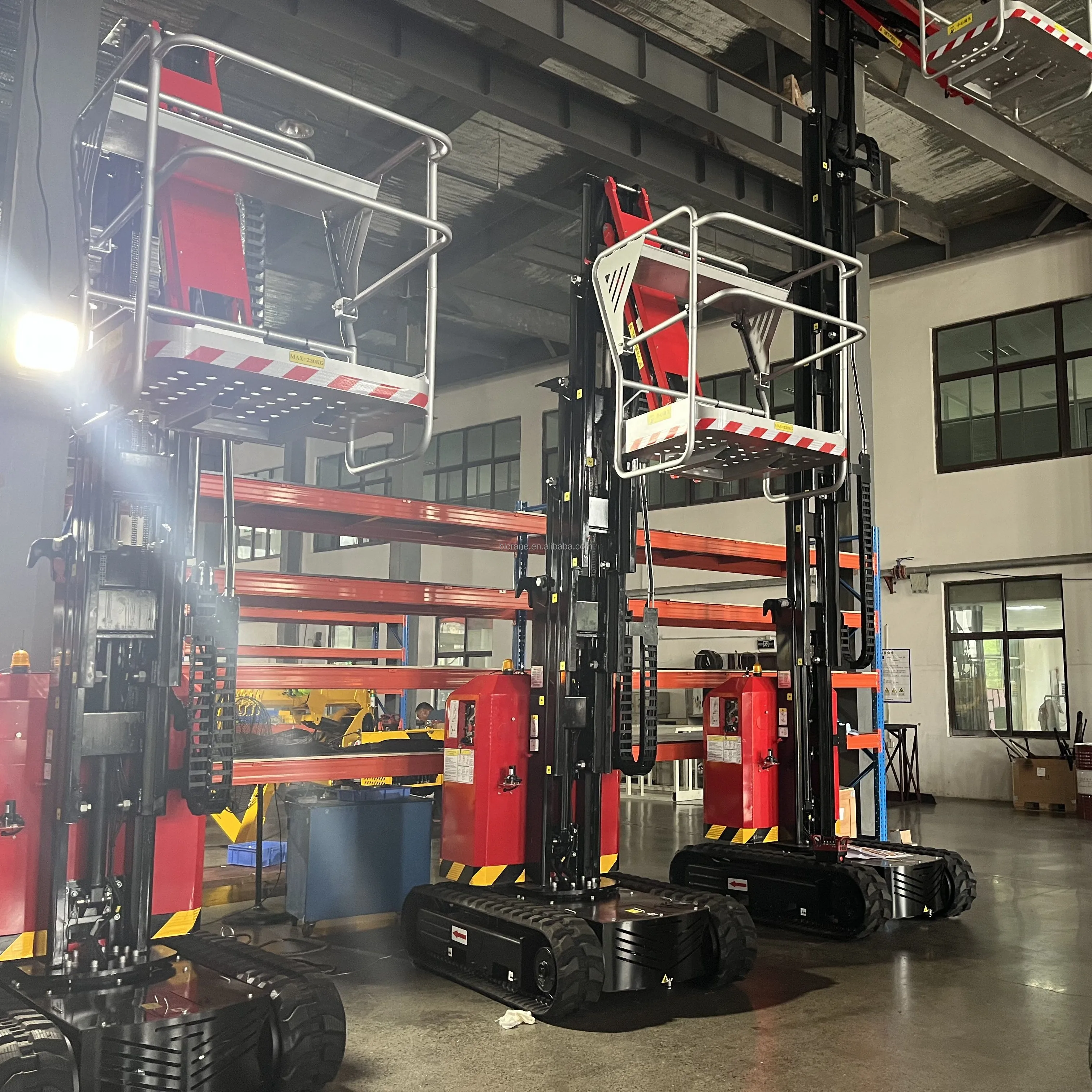 Portable Small Hydraulic Flying Jib Crane Space Crawler Folding Mini Spider Crane 3 ton Work Platforms