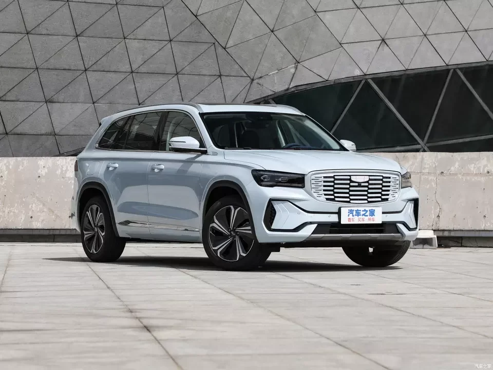 YYC in stock Geely cars Cheap Geely Binyue Cars Left Hand Drive CarModel 1.5 Turbo 177HP 5 Doors 5 Seats ev Car for Sale