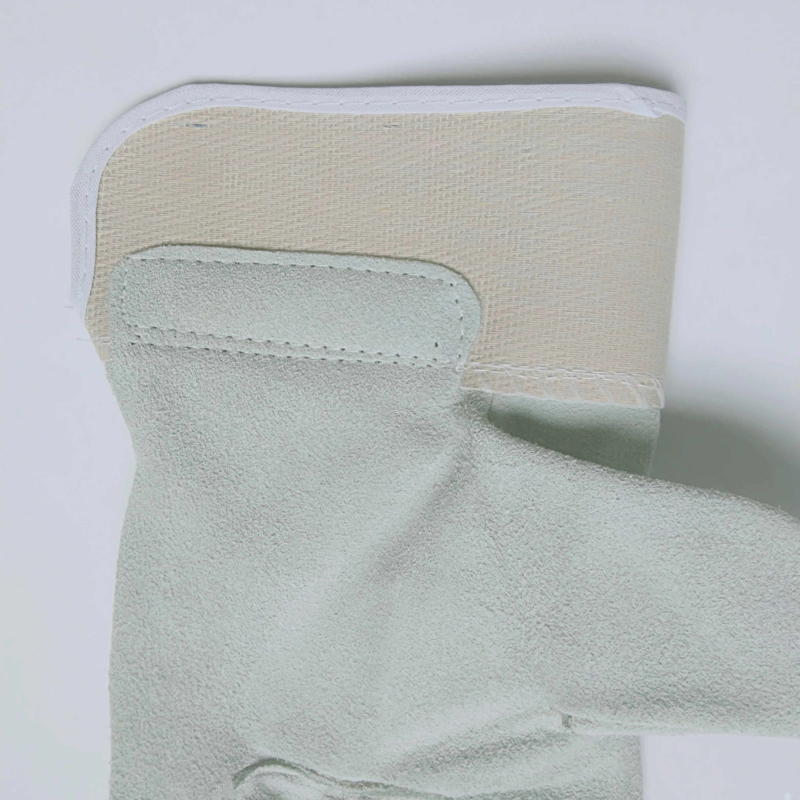 
China OEM gaozhou safety gloves,cow split leather work glove,leather welding gloves 