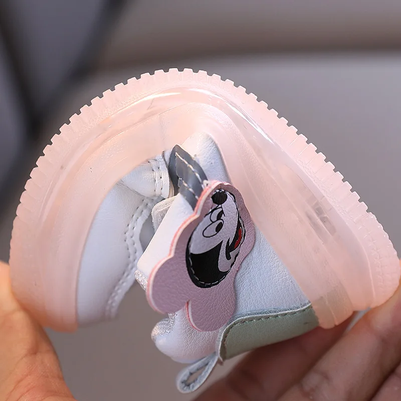 
Unisex Fashion Boys Flash Children Casual Shoes Girls White Soft Sole Baby Sport Shoes for Kids 