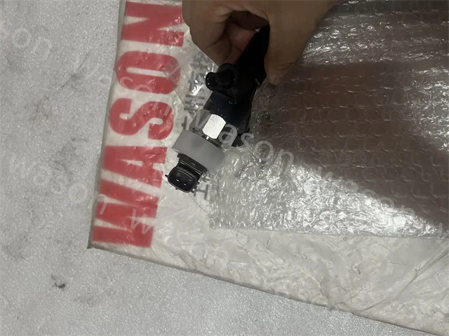 Fuel Injector 1465A041 095000-5600 for Mitsubishi 4D56