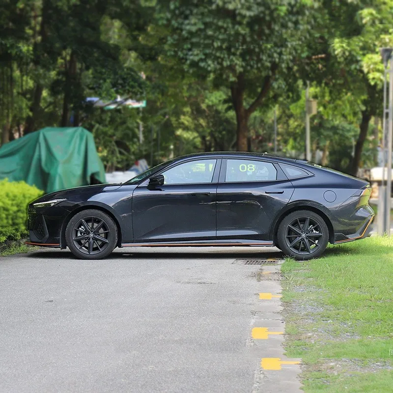 2024 Changan UNI-V iDD 1 5 T Smart Fun Zhiqu подключаемый гибридный автомобиль