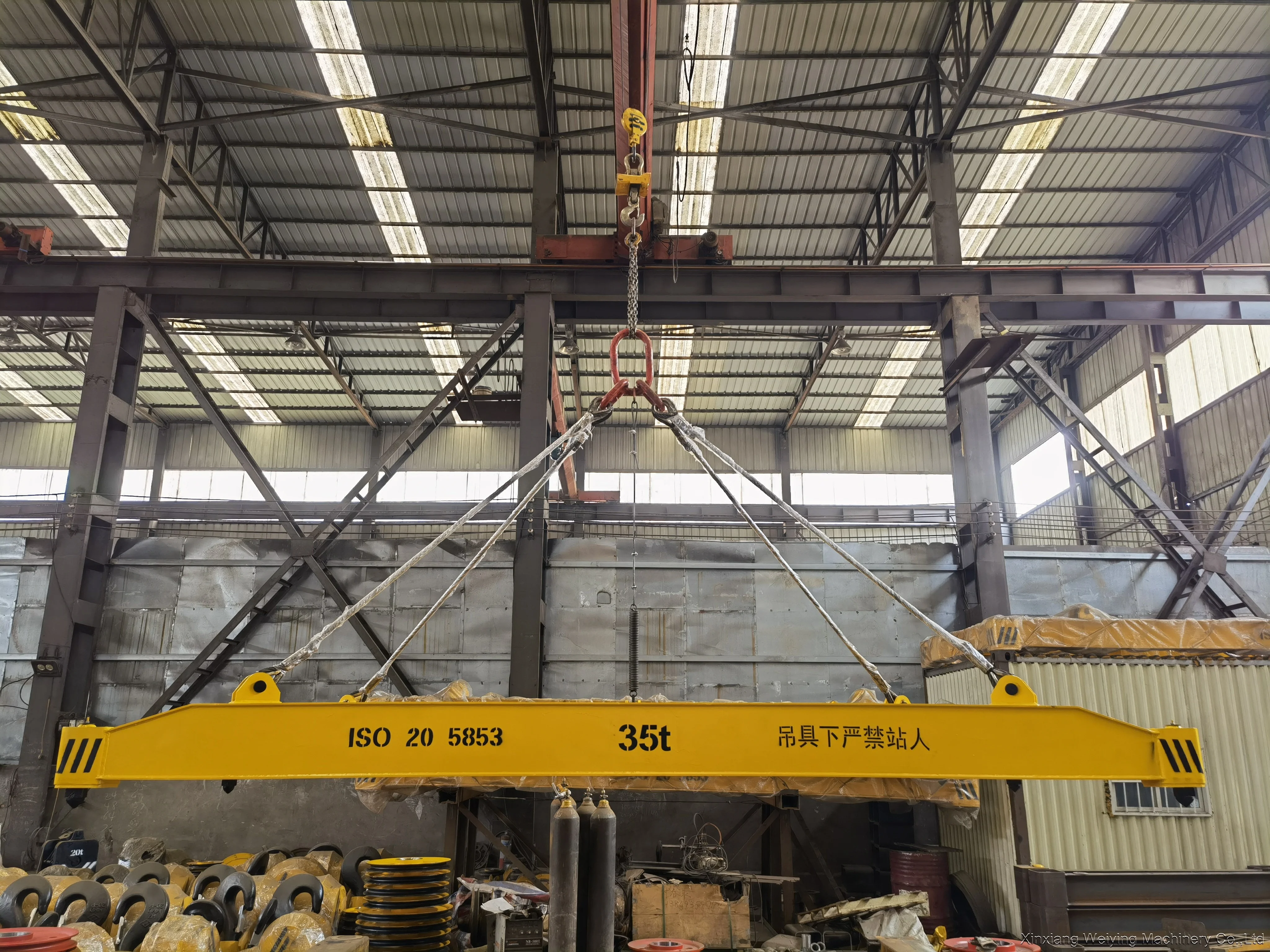 Регулируемый распределитель балок для контейнерного подъема