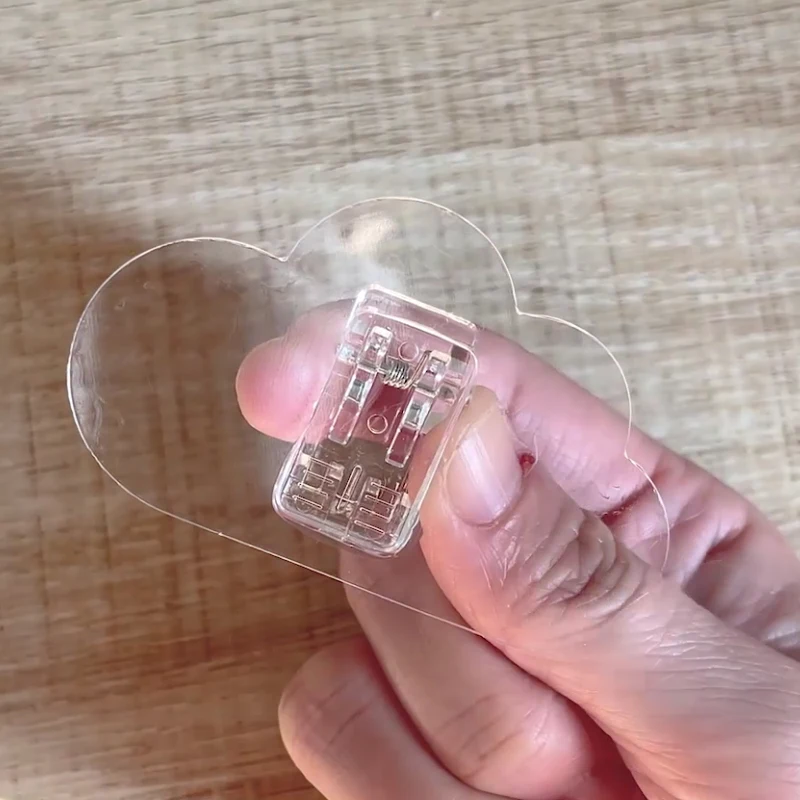 2024 New Products Novelty Hooks with Paper Clip Adhesive Plastic Clip Hooks