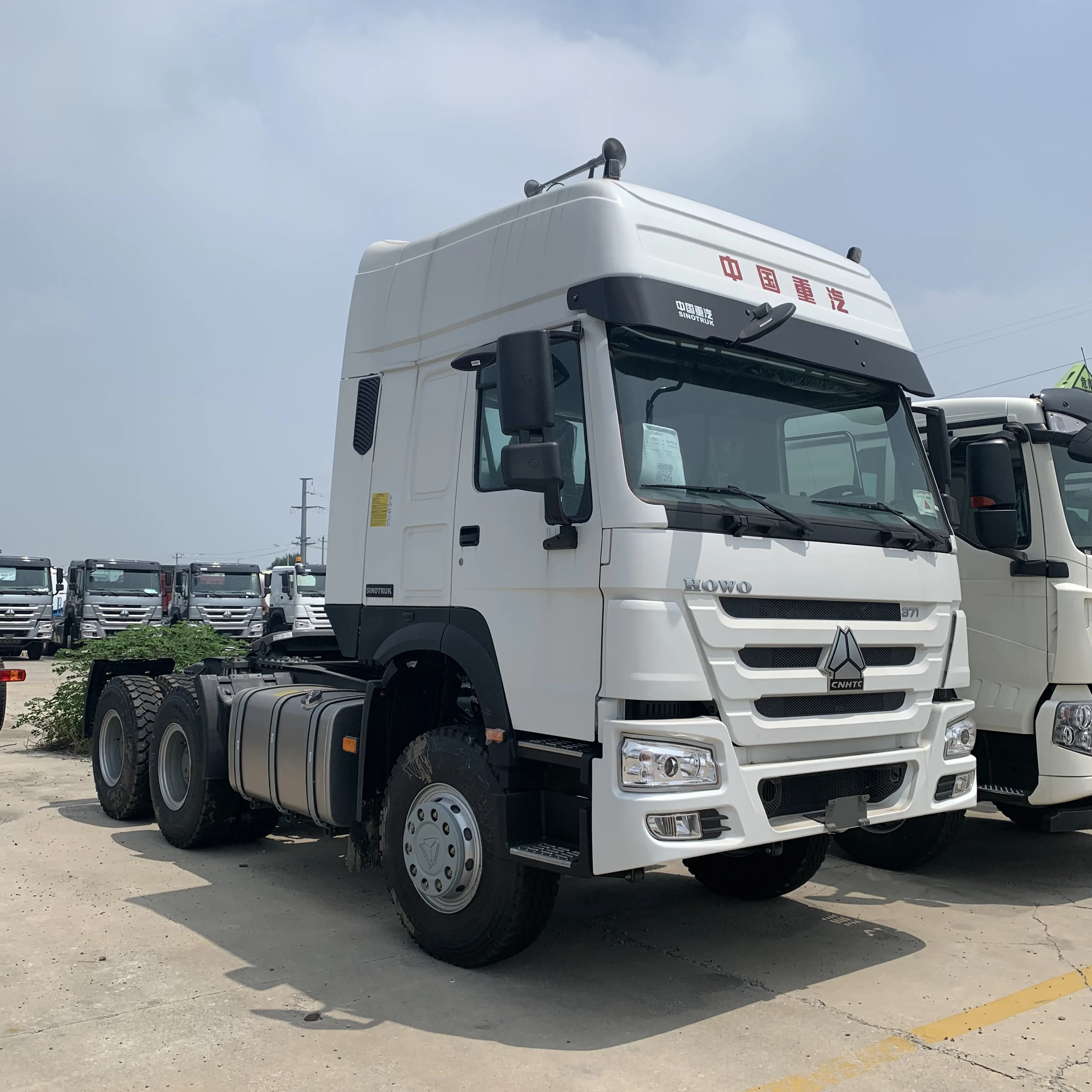 Hot sale Sinotruk Howo tractor truck 6*4 371hp Euro2 Prime Mover for Africa