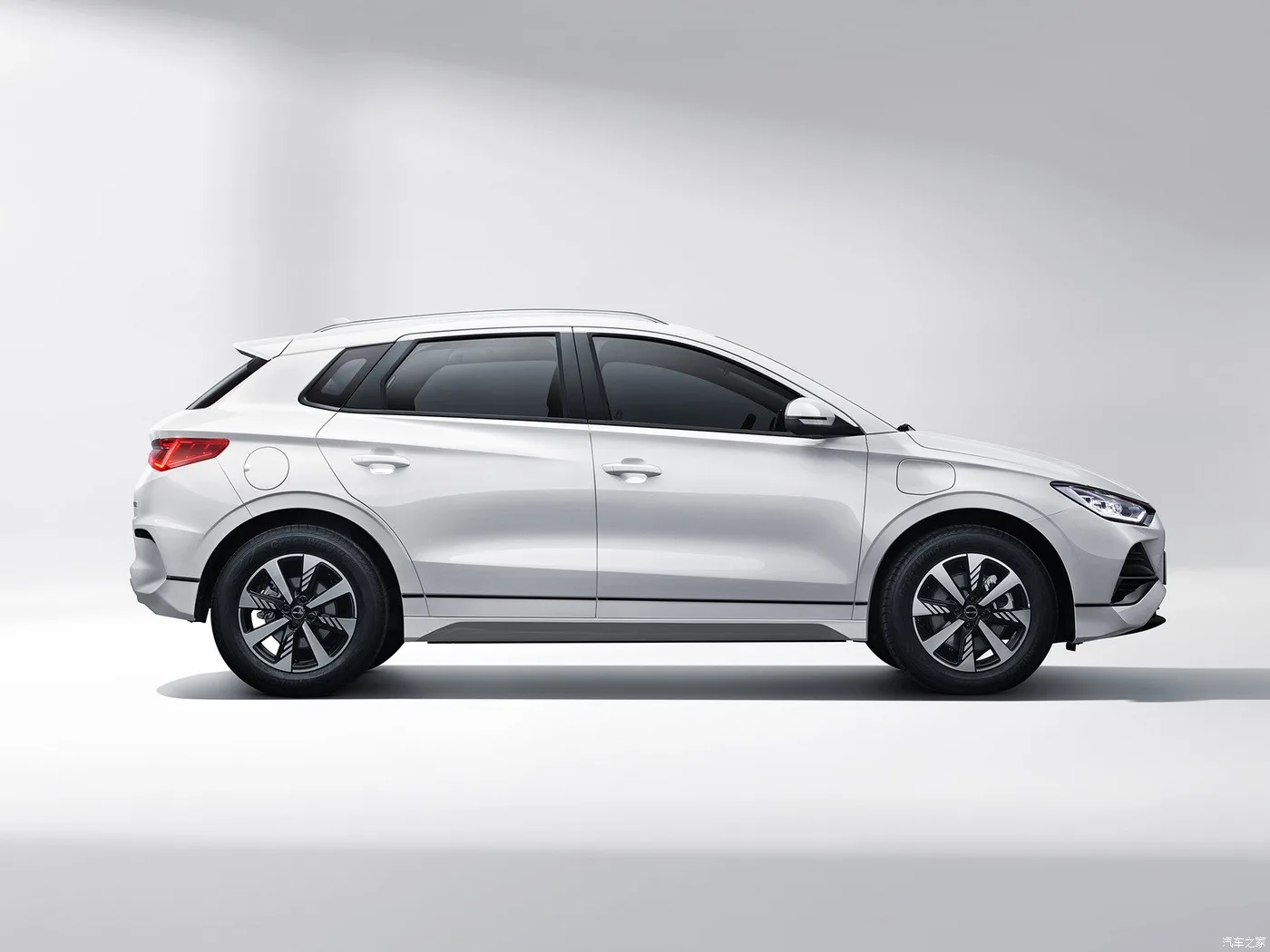 Новый китайский энергетический транспорт Byd E2 2023 Glory Edition Удобная версия 405 км Диапазон 5 дверей 5-местный хэтчбек электромобиль