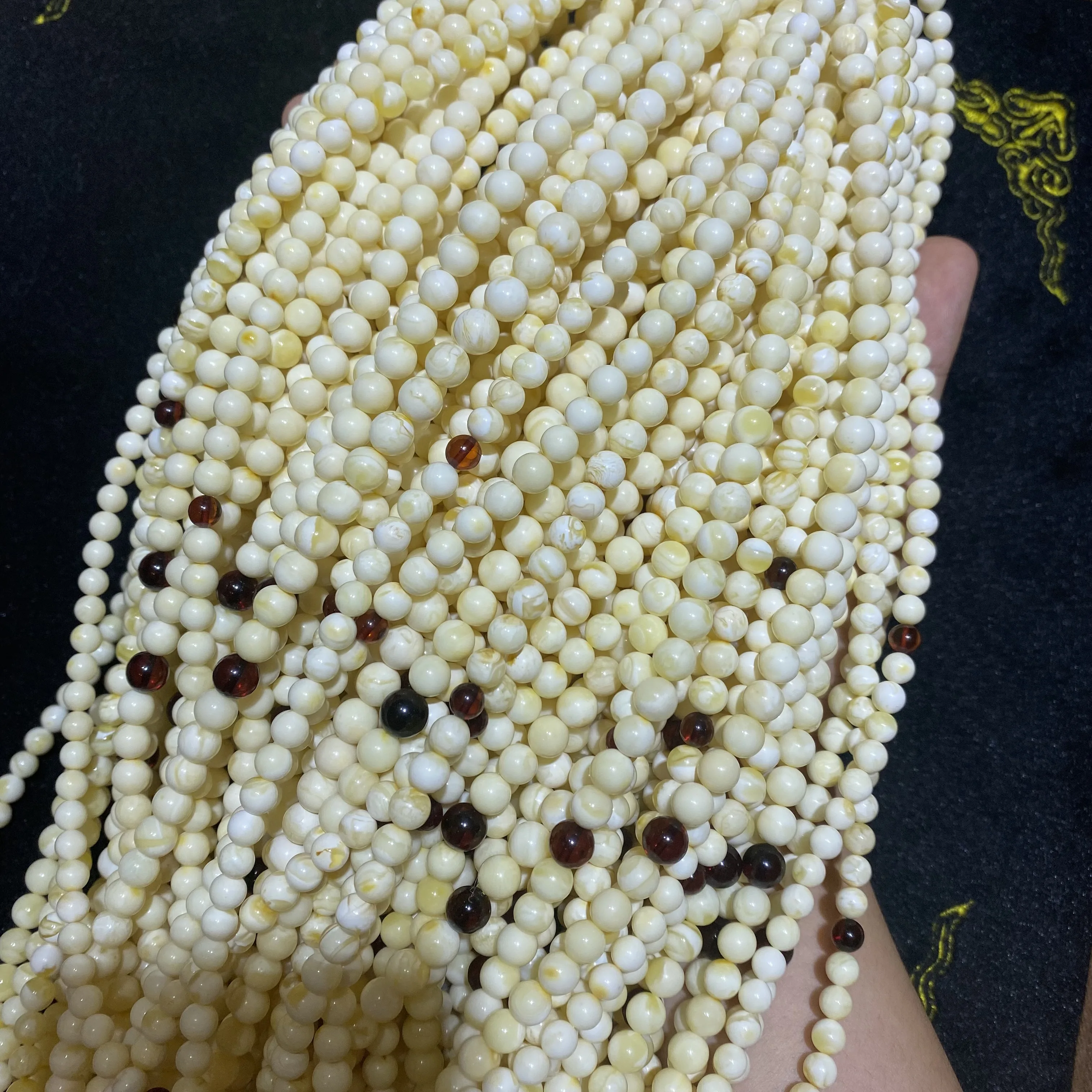 factory outlet natural natural Baltic amber High quality Russian Amber Beads The diameter of  white amber bead is 8-10mm