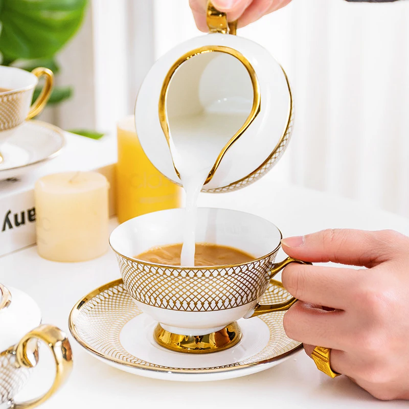 11Pcs British Afternoon Tea Set Ceramic Coffee Cups and Saucers Gold Rim Porcelain Teapot Tea Set with Sugar Pot Creamer Pitcher