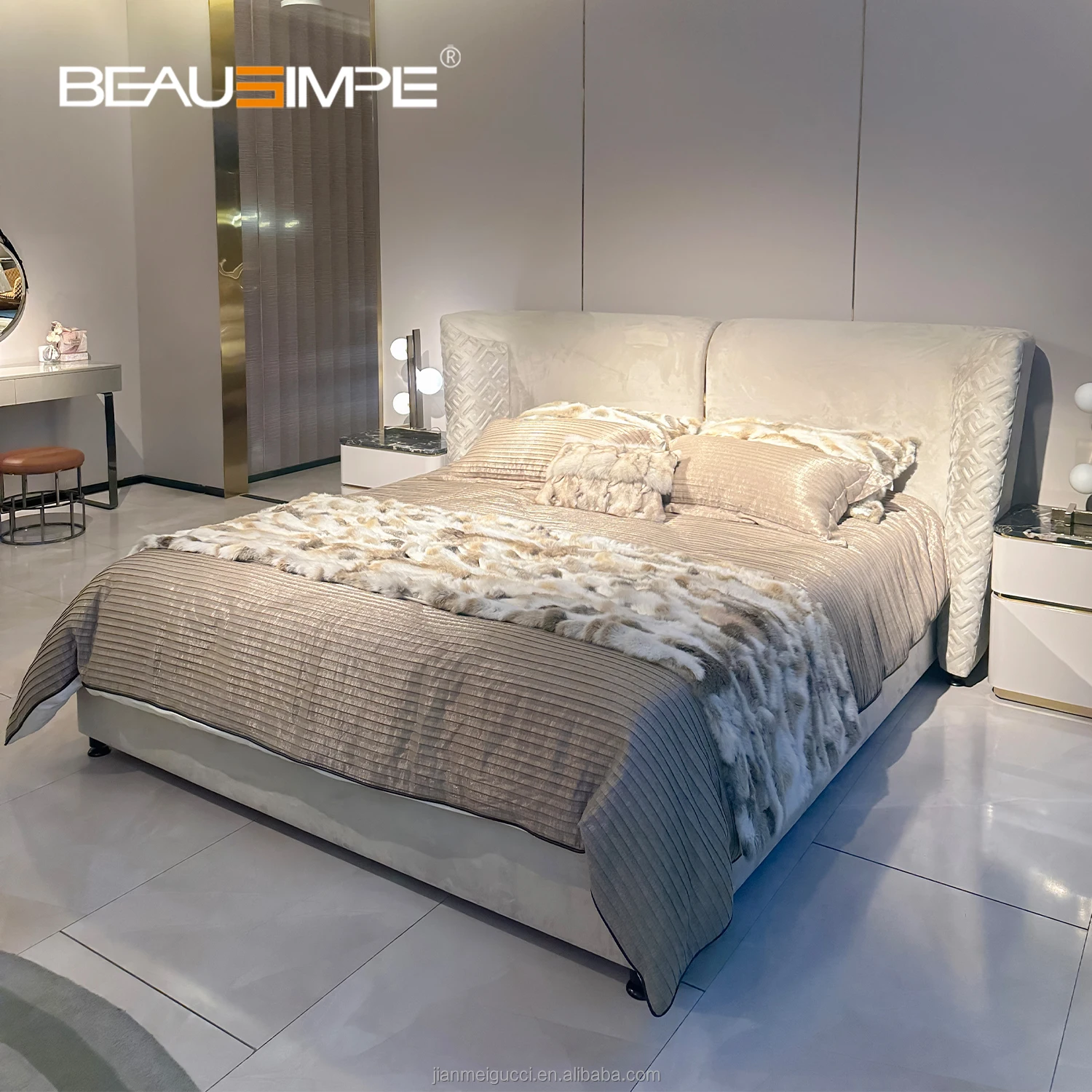 Deluxe Decent new product Design Bed Room Furniture Luxurious King Style Ash Wood Bed Fabric embroidery Crown quilted bed