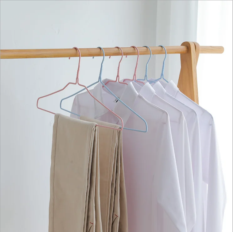 Wholesale Metal Wire Cheap Price Clothes Hangers For Laundry