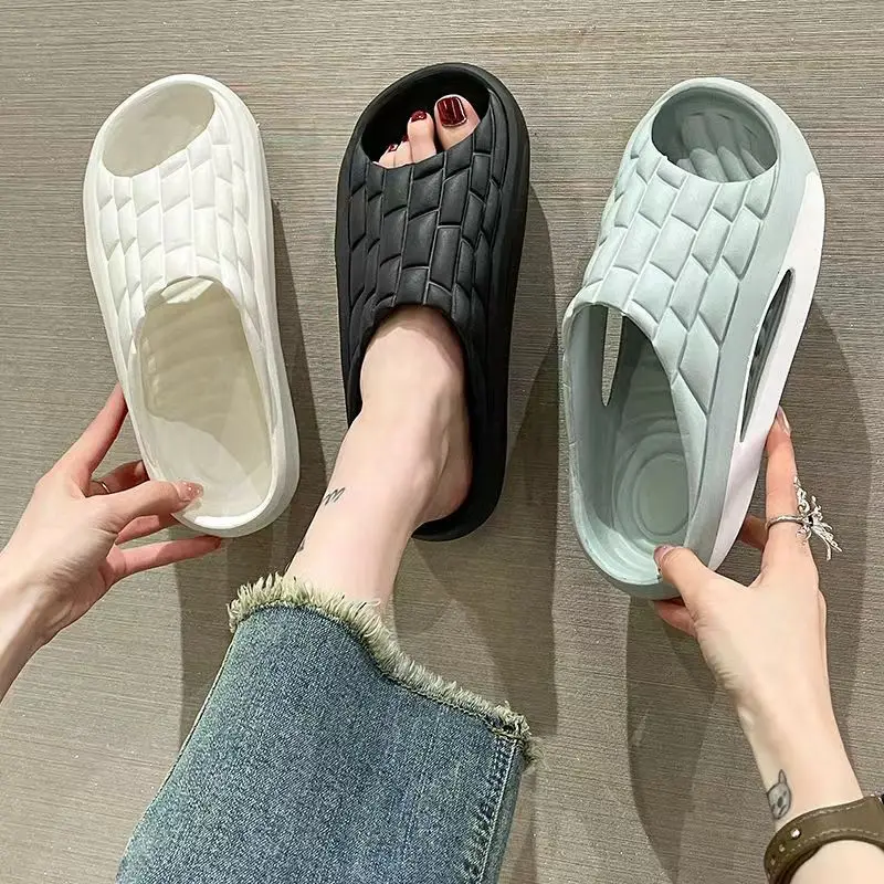 2024 Hot Sale slippers Luxury Men Classic Slides Slippers Sandals High Quality Summer Casual Flat Sandals