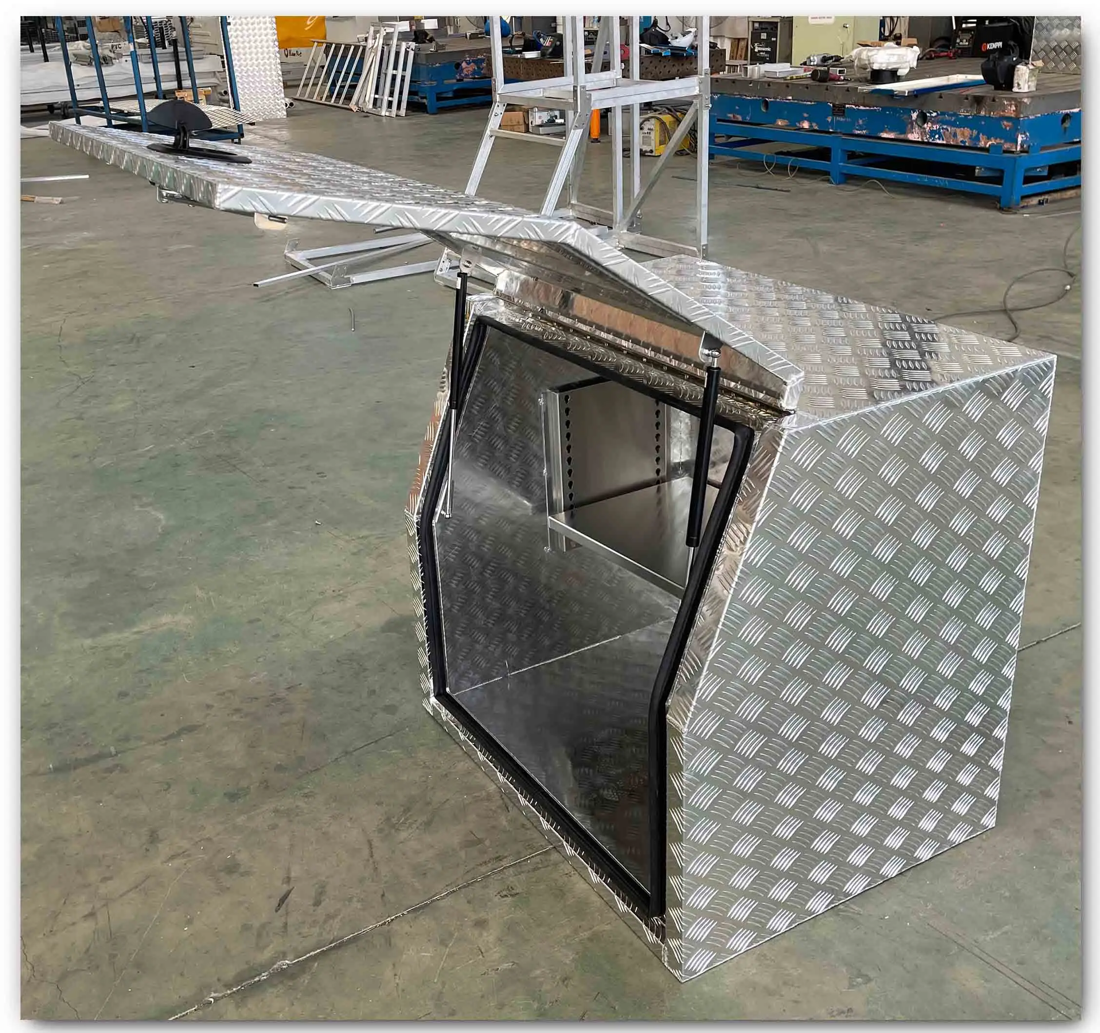 1400*600*1200 mm Custom Aluminum  Dual Cab Ute Tray and Canopy   with Movable Shelves for Pickup and Trailer