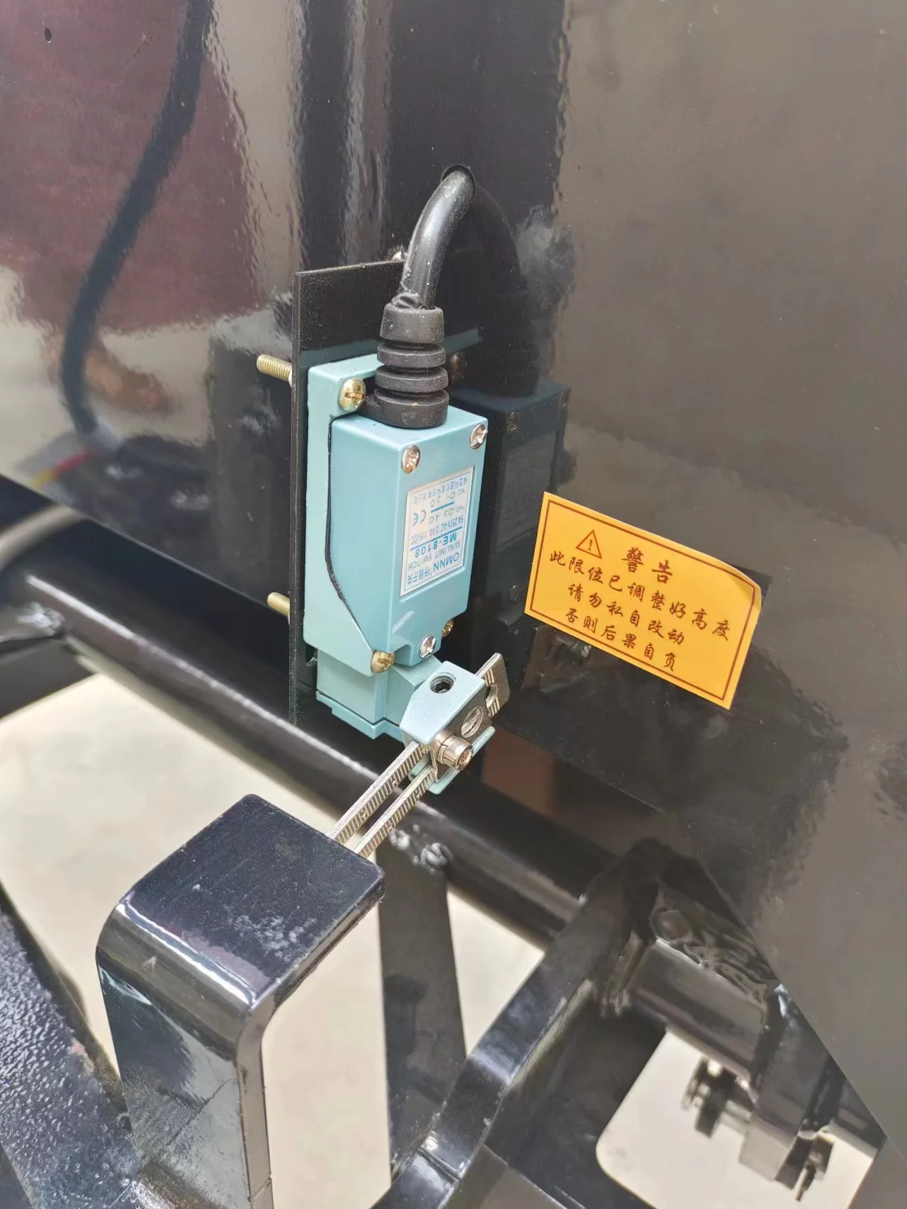 Hot Selling 3t 1750mm Hydraulic Effective Pallet Truck with Scale for Warehouse
