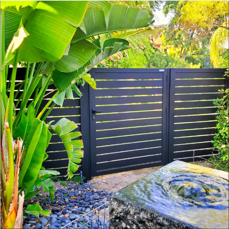 Factory Supply Customized Decorative Modern Privacy  Garden Fence Design Gate