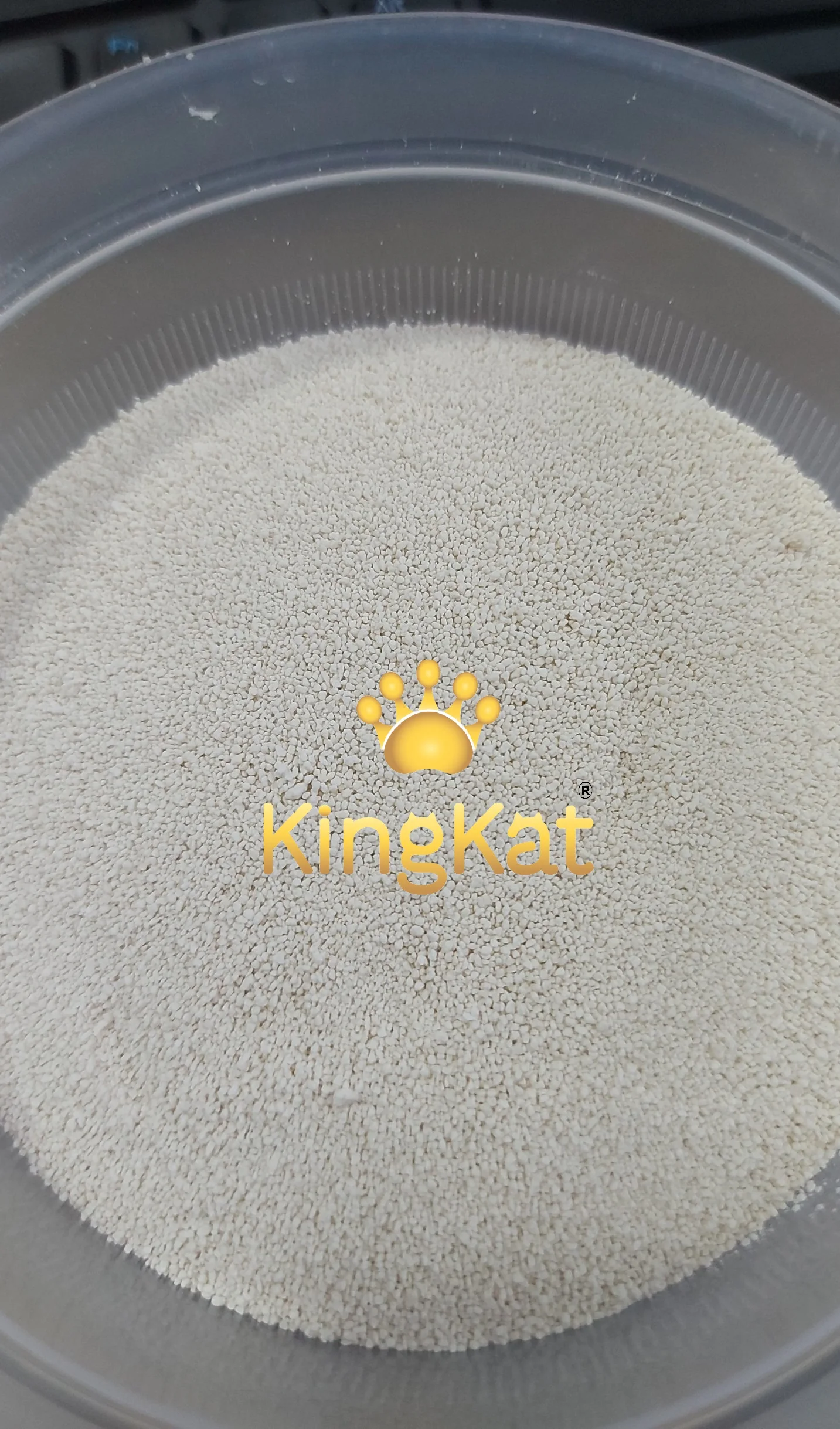 ECO FRIENDLY CAT LITTER BENTONITE CLUMPING CASSAVA CAT LITTER