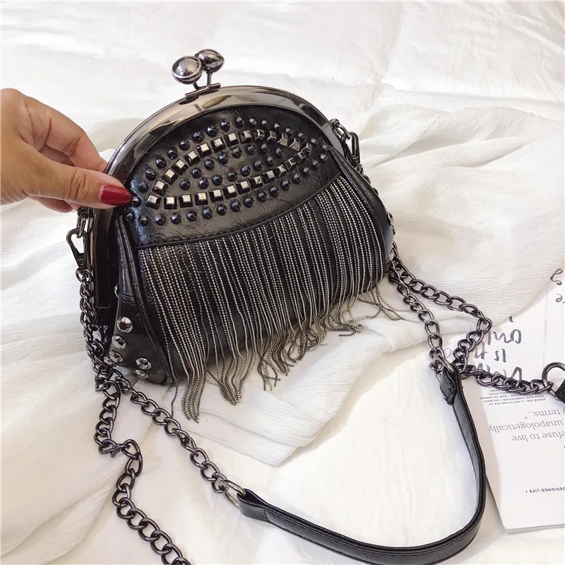 Factory Wholesale Ladies Rivet Handbags Women Shoulder Bags Tassel Purses