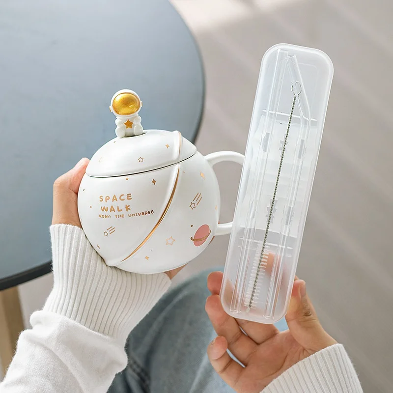 3D Round astronaut Planet Ceramic Mug Couple Drinking Cup Super Cute Cartoon Office Tea Cup Kawaii Mug Coffee Mug Cool Cup