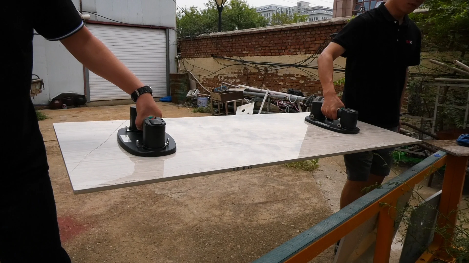 Portable Battery Electric Vacuum Suction Cup Lifter Wood Dry-Wall Granite Glass Tiles Glass Lifter