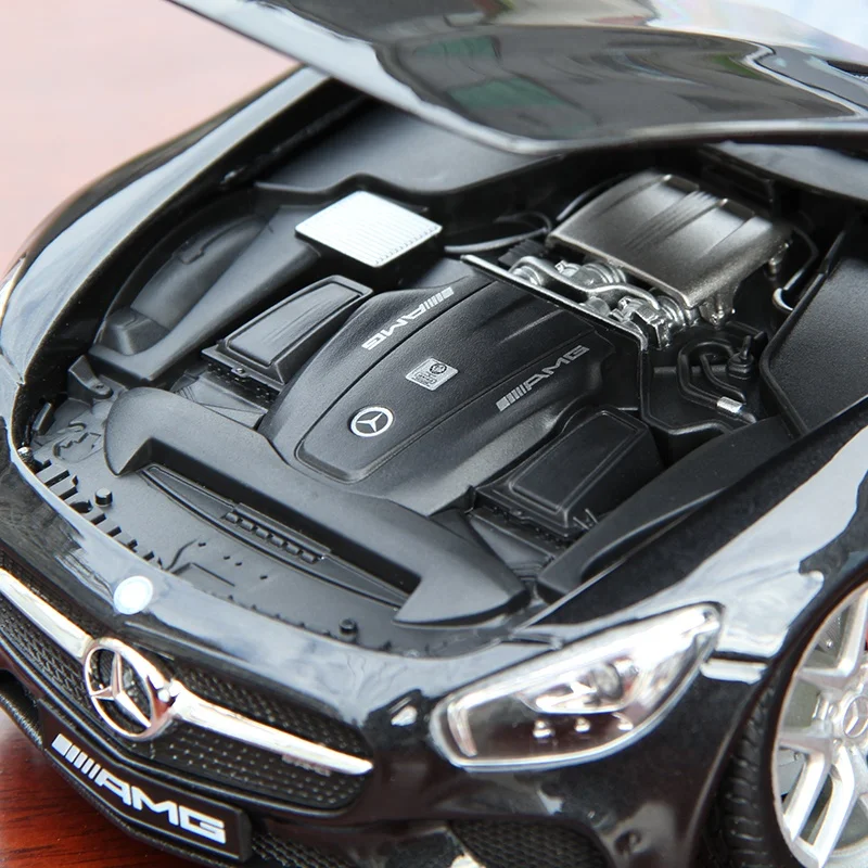 Модель 1:18 автомобиля Maisto Mercedes Benz AMG GT из сплава