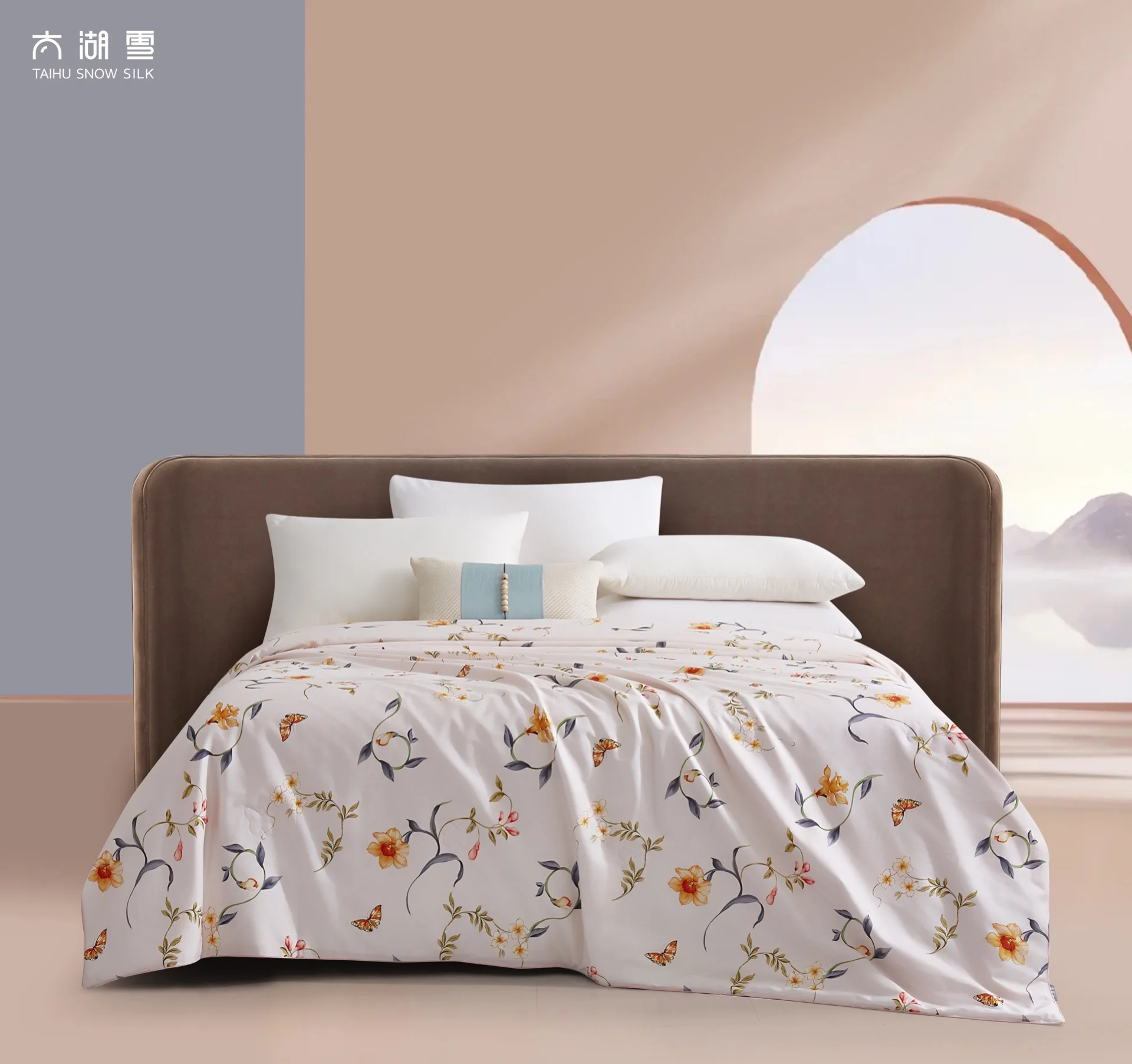 Luxury Comforter Filled with 100% Natural Long Strand Mulberry Silk for Summer