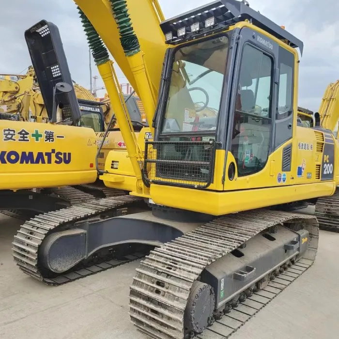 Used Komatsu PC200-8 excavator, 20 Ton Komatsu PC200-8N1 PC220-8MO hydraulic crawler backhoe medium excavator rega in stock