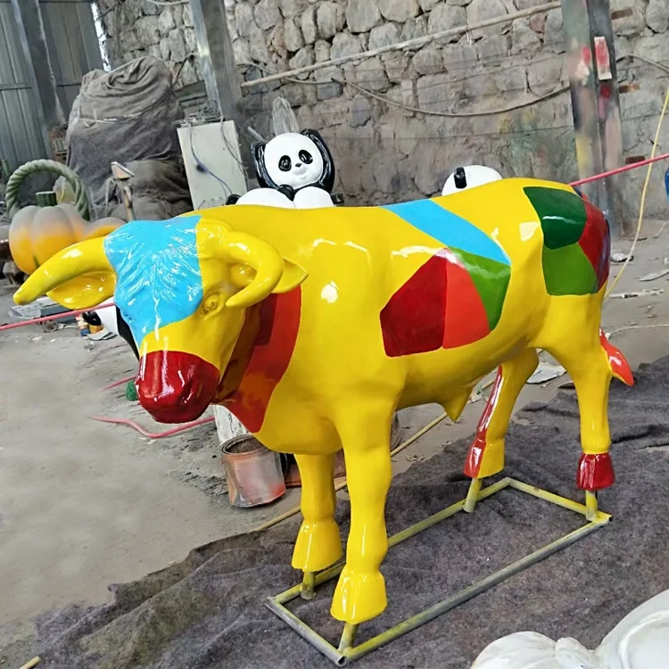 Fiberglass Cow Sculpture Outdoor Decoration Life Size Bull Statue Customs Decoration Statue Any Size for Sale