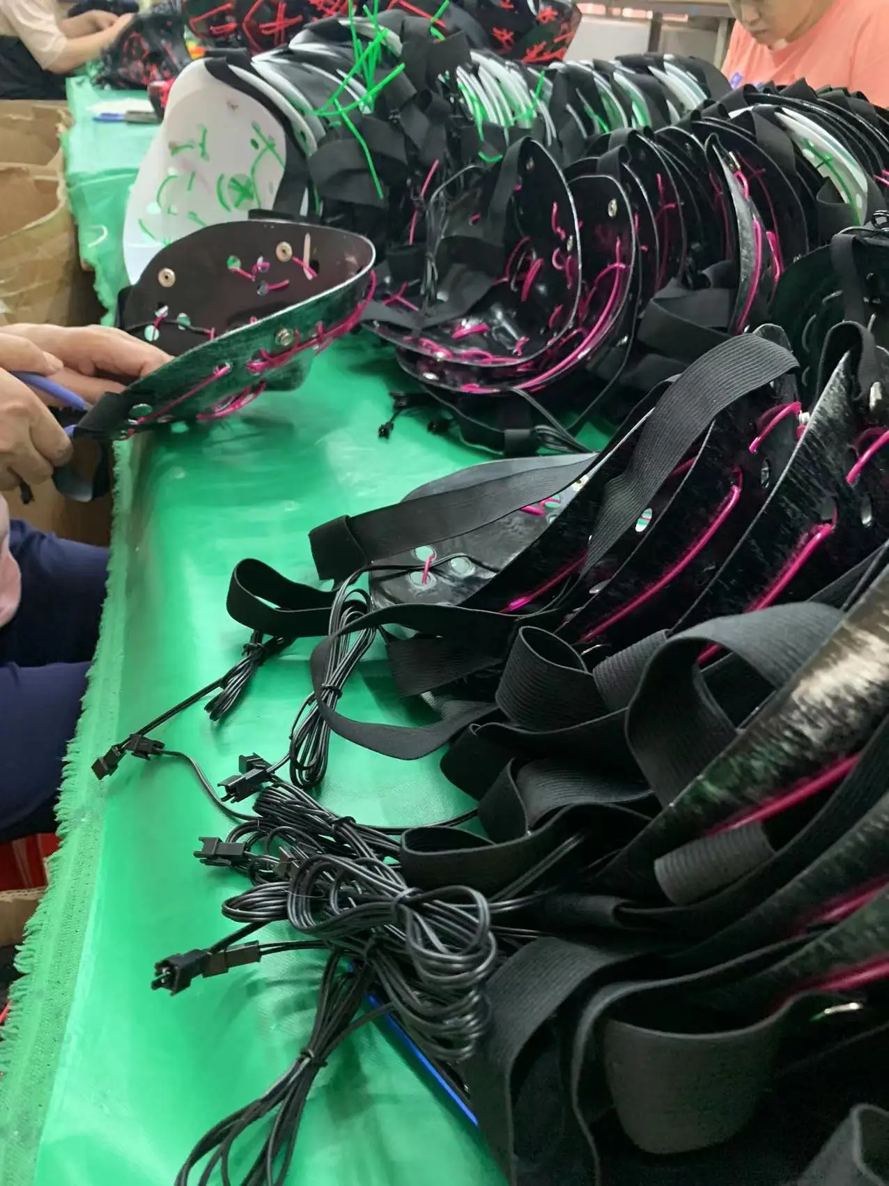 Halloween LED Masks LED Purge Mask LED Light Up Mask EL for Cosplay Carnival Parties Grimace Festival Powered Battery