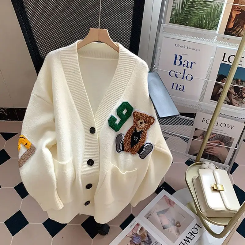 Winter 2023 Women Clothing Oem Odm Custom V-Neck Long Sleeve Jacquard Knitted Sweater Cardigan